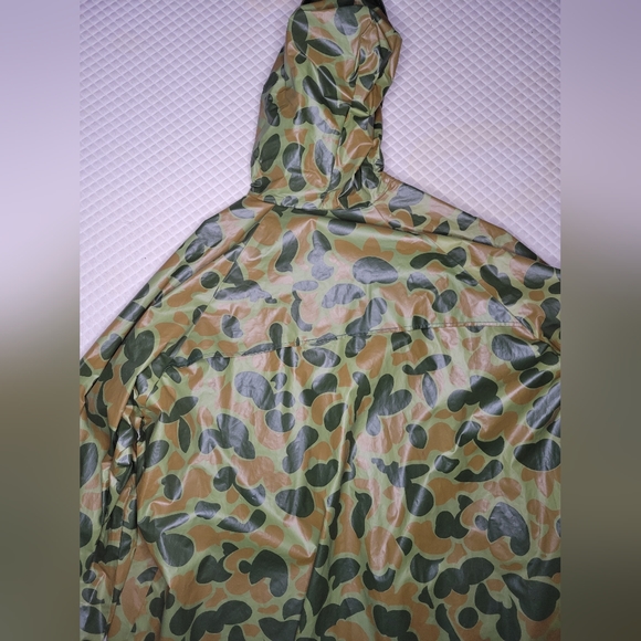 Taymon camo Poncho Coat - Picture 2 of 3